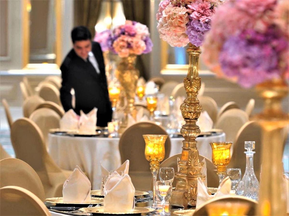 Moevenpick Hotel Al Khobar Exterior photo A restaurant in a hotel