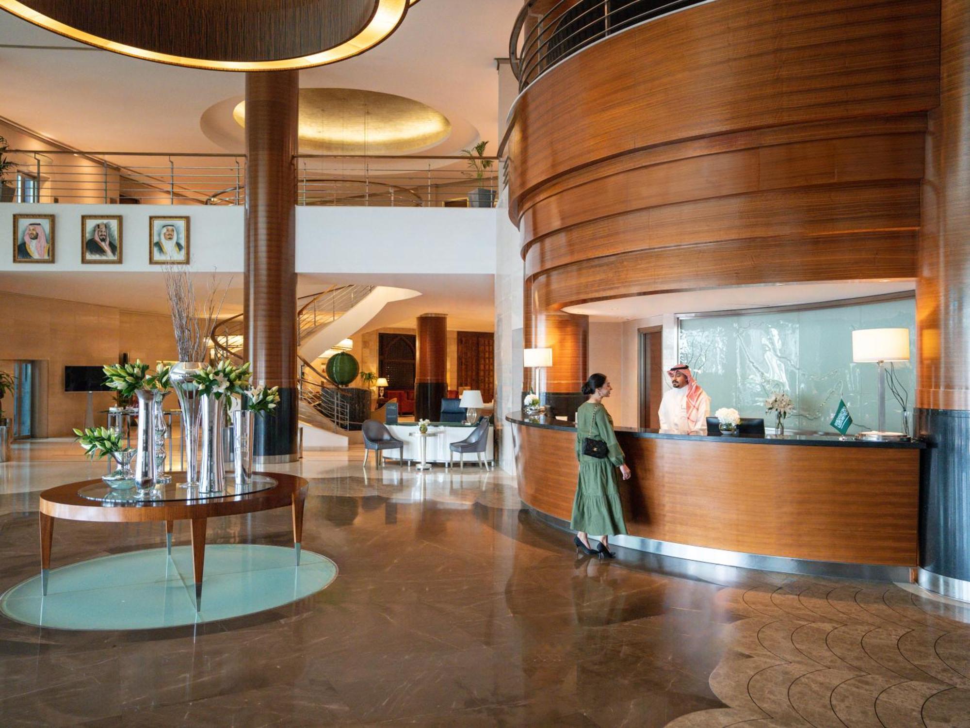 Moevenpick Hotel Al Khobar Exterior photo Lobby