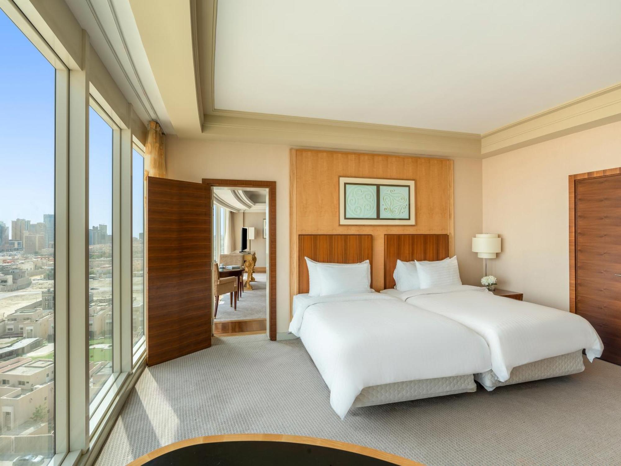 Moevenpick Hotel Al Khobar Exterior photo A bedroom at the hotel