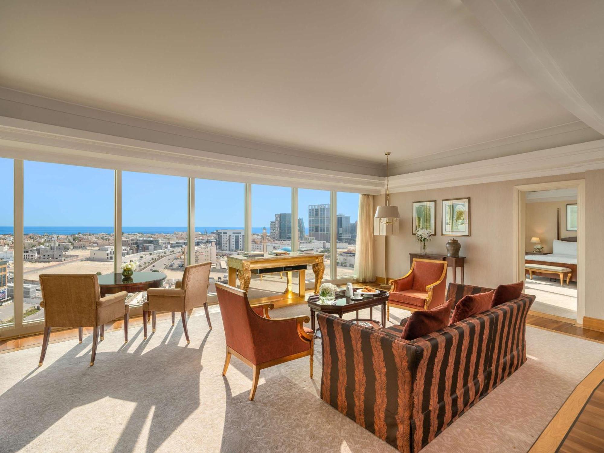 Moevenpick Hotel Al Khobar Exterior photo A living room at the Four Seasons